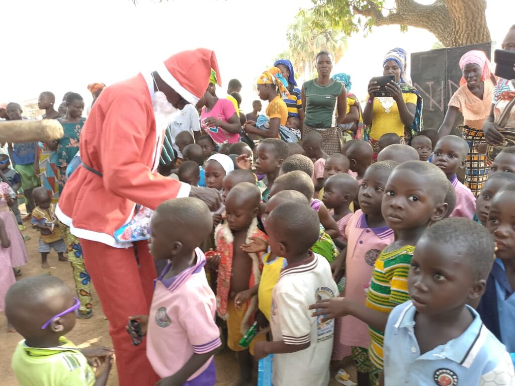 IMG-20241224-WA0480-1024x768 AFE : La magie de Noël illumine les cœurs à Namaré